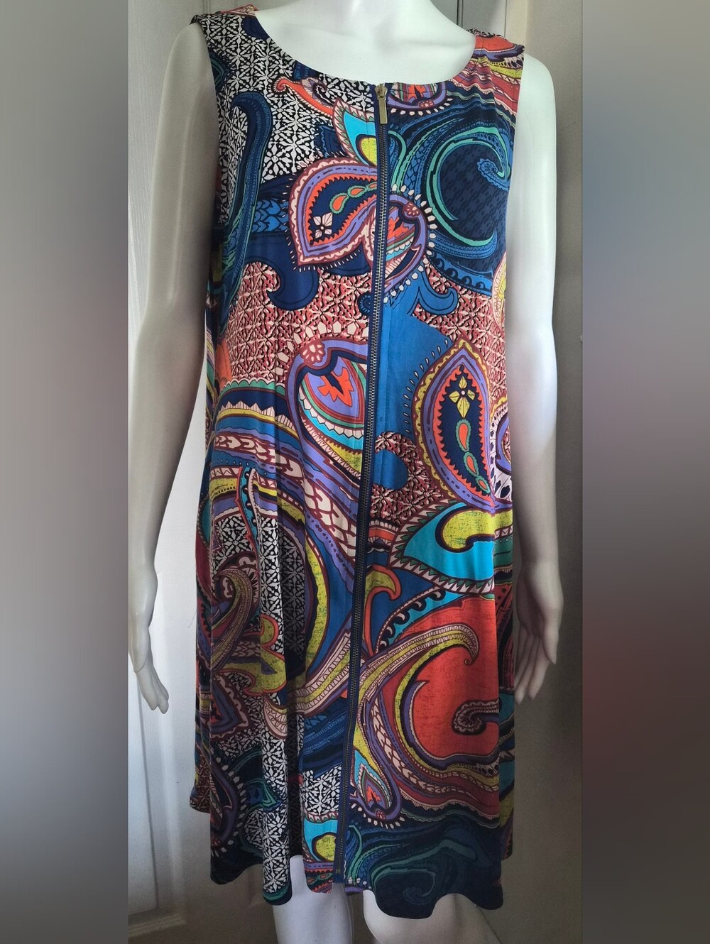 MSK Vibrant Multicolor Paisley Zip Front Sleeveless Shift Dress